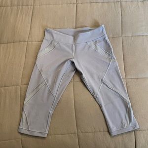 Lululemon Capris • Size 8 • Muted Blue Colour • Nulu Fabric